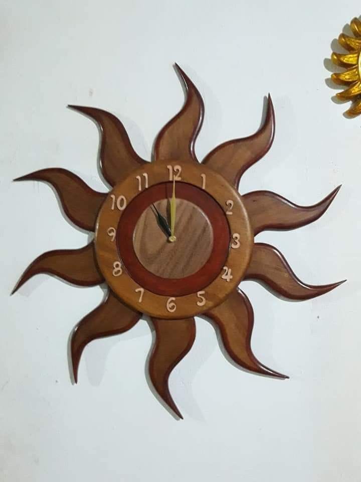 SUNSHAPE WOODEN ANALOG WALL CLOCK